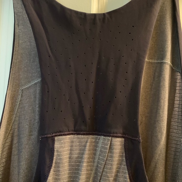 Lululemon Tank with tie back - Picture 5 of 5